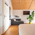 Modernes Mit Alpenblick, Balkon & Parkplatz Nahe Und Interlaken Апартаменты