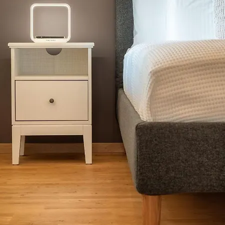 Swiss Alps View - Contactless Self Check-in Apartment *